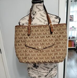 Michael Kors Jet Set Purse